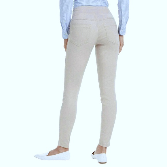 (NWT) HUE Classic White Double Button Smooth Denim Skimmer Leggings Size S - Picture 8 of 8